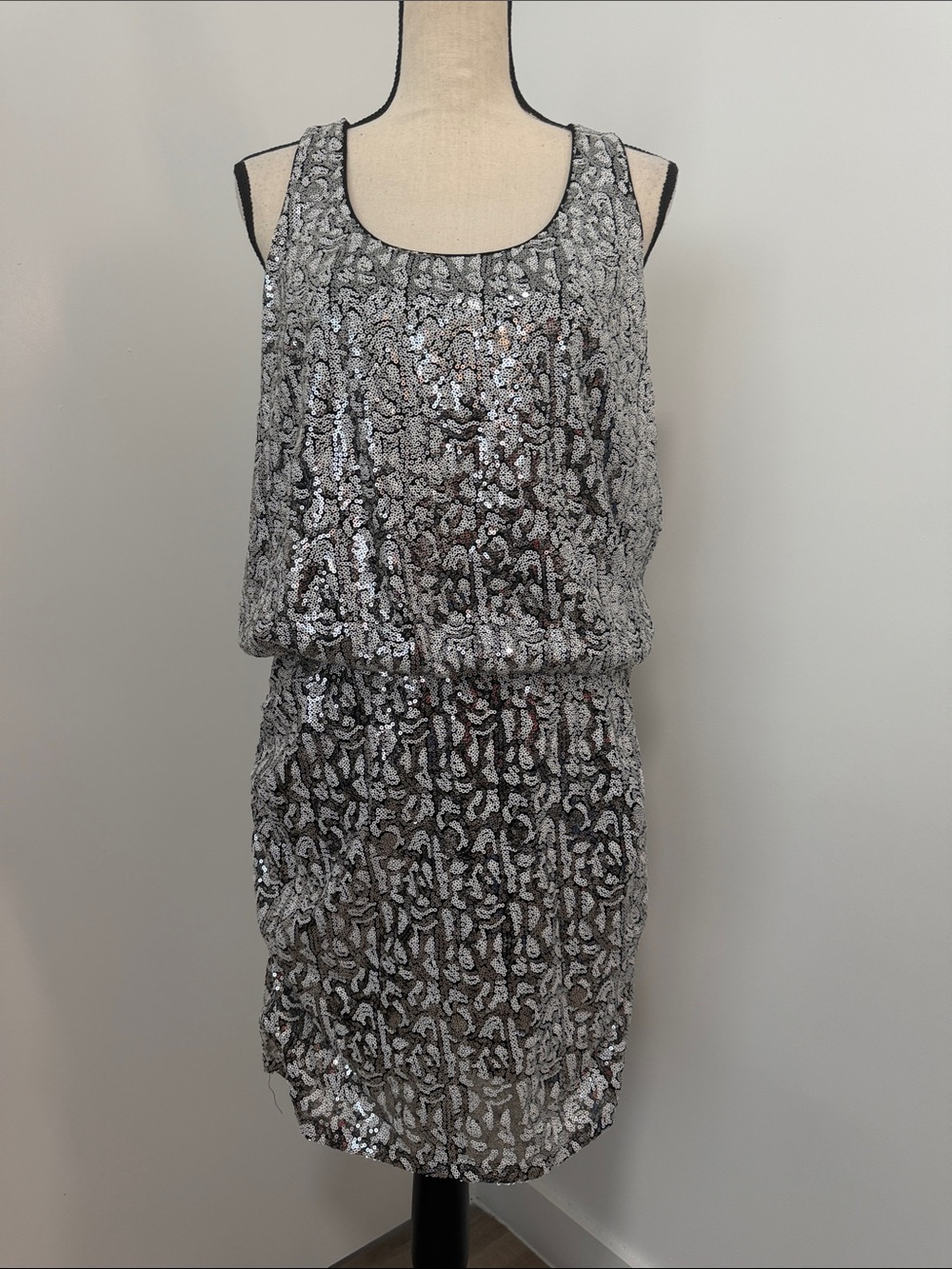 Laundry Silver and Black Sequins Blouson Racerback Mini Dress. Sz 10